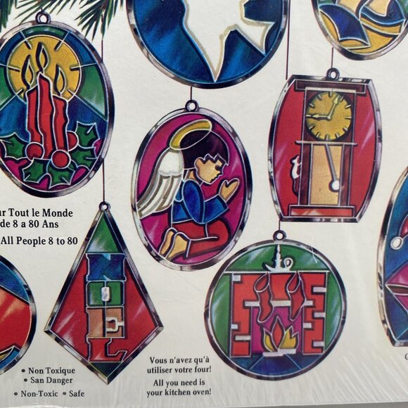 Makit & Bakit Stained Glass Look Christmas Ornament Kit II Holiday Quincrafts - Picture 4 of 16